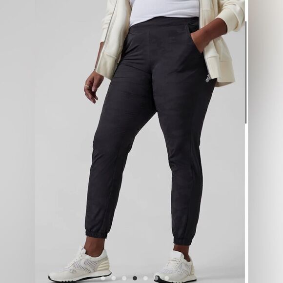 Athleta  Brooklyn Camo Jogger New with tags Size 20 Black Camo - Picture 5 of 12